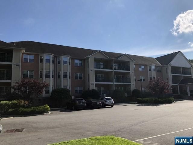 401 Dercole Court 332, Norwood, NJ 07648