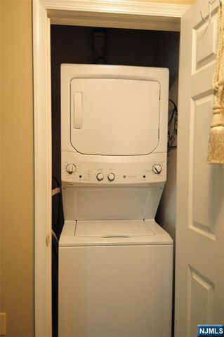 401 Dercole Court 332, Norwood, NJ 07648