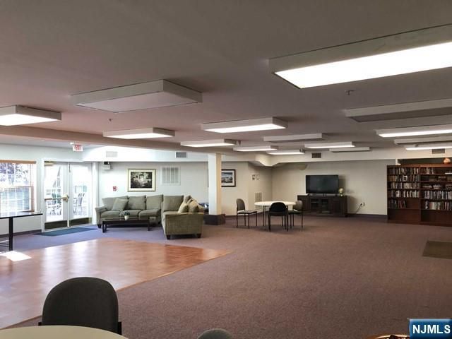 401 Dercole Court 332, Norwood, NJ 07648