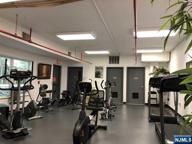 401 Dercole Court 332, Norwood, NJ 07648