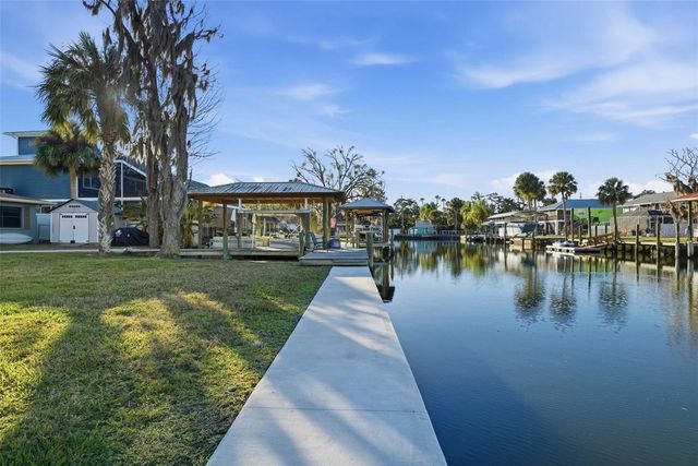 2051 NW 17 STREET, Crystal River, FL 34429