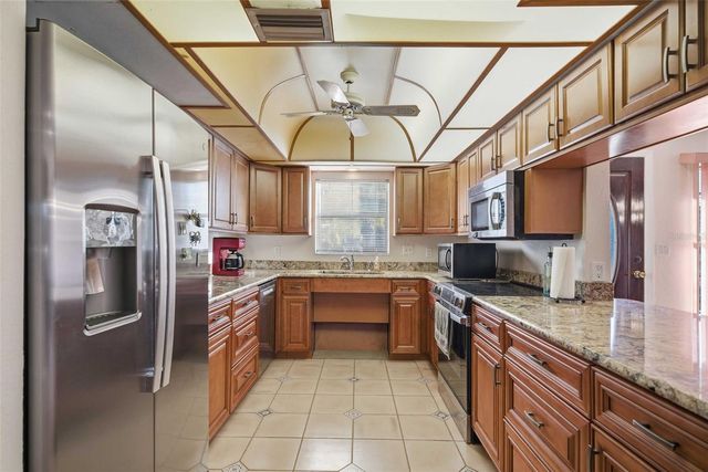 2051 NW 17 STREET, Crystal River, FL 34429