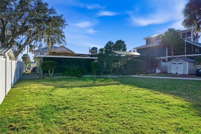 2051 NW 17 STREET, Crystal River, FL 34429