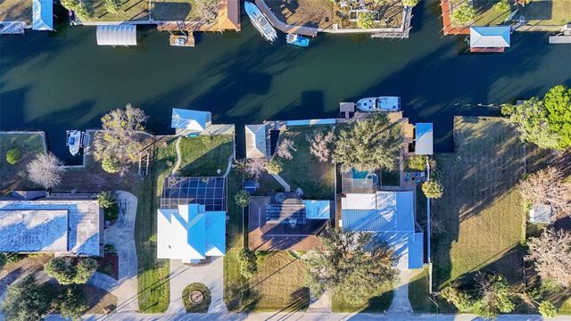 2051 NW 17 STREET, Crystal River, FL 34429