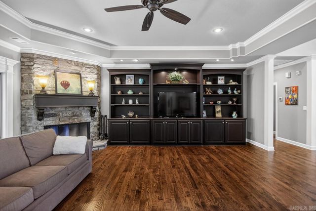 8 Weatherstone Point, Little Rock, AR 72211
