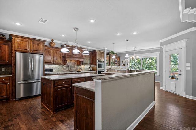 8 Weatherstone Point, Little Rock, AR 72211