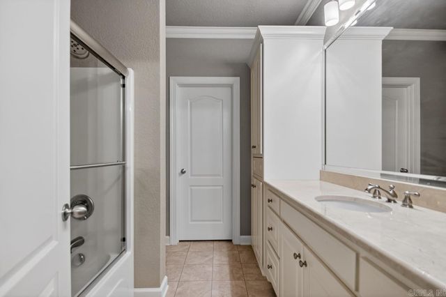 8 Weatherstone Point, Little Rock, AR 72211