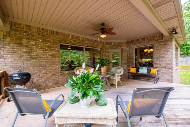 8 Weatherstone Point, Little Rock, AR 72211
