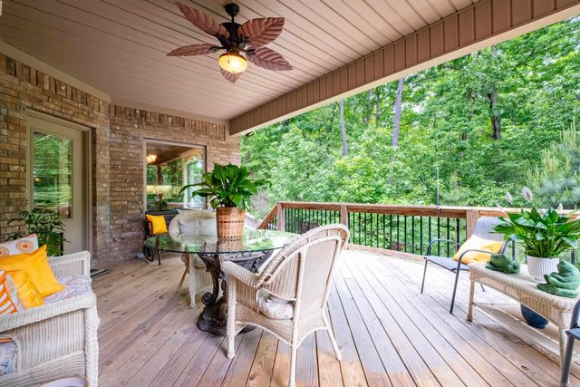 8 Weatherstone Point, Little Rock, AR 72211