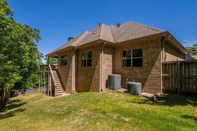 8 Weatherstone Point, Little Rock, AR 72211
