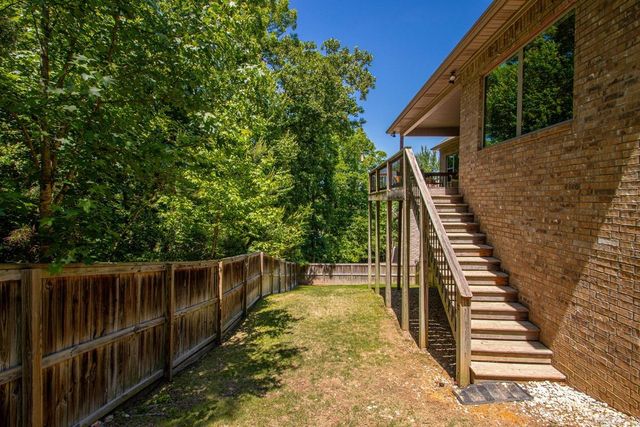 8 Weatherstone Point, Little Rock, AR 72211