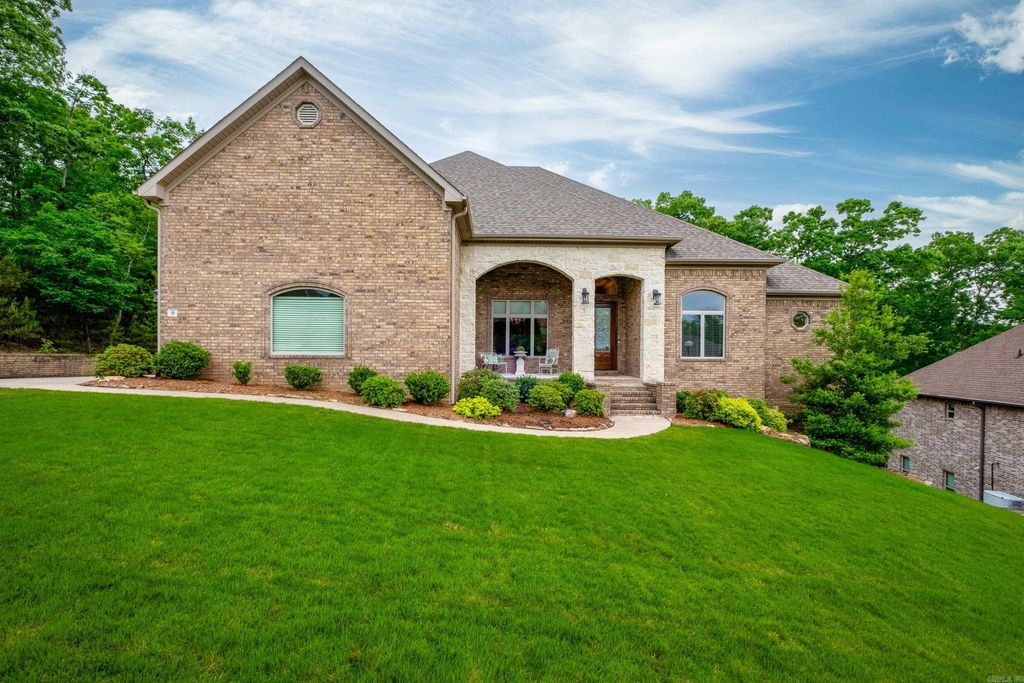 8 Weatherstone Point, Little Rock, AR 72211