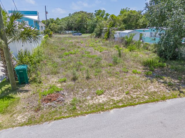 11902 W Governor Drive, Panama City Beach, FL 32413
