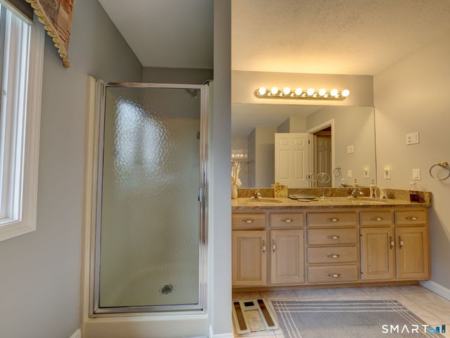 37 Skyview Terrace, Manchester, CT 06040