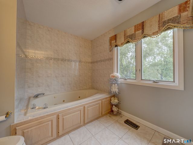 37 Skyview Terrace, Manchester, CT 06040