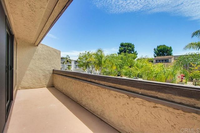 2201 Plaza de las Flores, Carlsbad, CA 92009