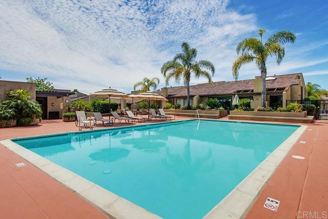 2201 Plaza de las Flores, Carlsbad, CA 92009