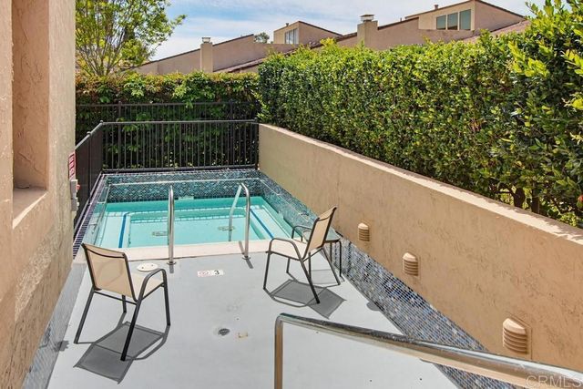 2201 Plaza de las Flores, Carlsbad, CA 92009