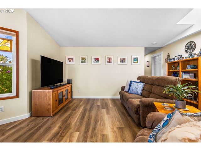499 Ne CHERRY St, Sublimity, OR 97385