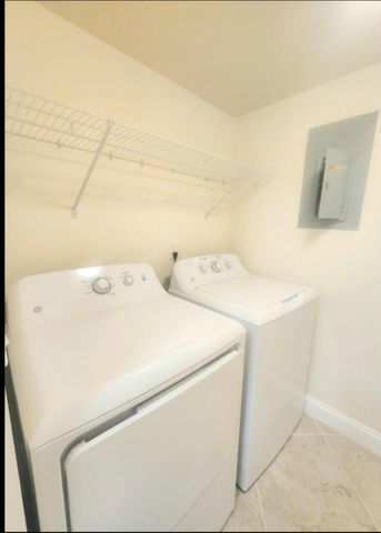 209 Pine Hov Circle B-2, Greenacres, FL 33463