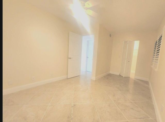 209 Pine Hov Circle B-2, Greenacres, FL 33463