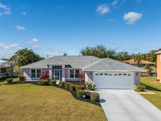 20 NE 8th PL, Cape Coral, FL 33909