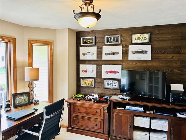 11091 Belaire Dr, North Huntingdon, PA 15642