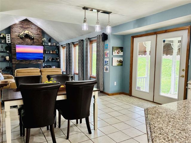 11091 Belaire Dr, North Huntingdon, PA 15642