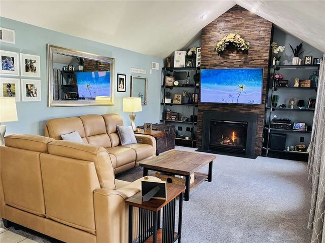 11091 Belaire Dr, North Huntingdon, PA 15642