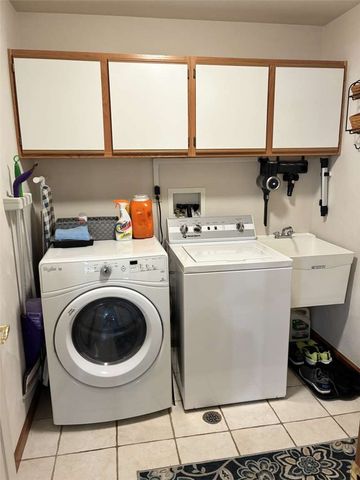 11091 Belaire Dr, North Huntingdon, PA 15642