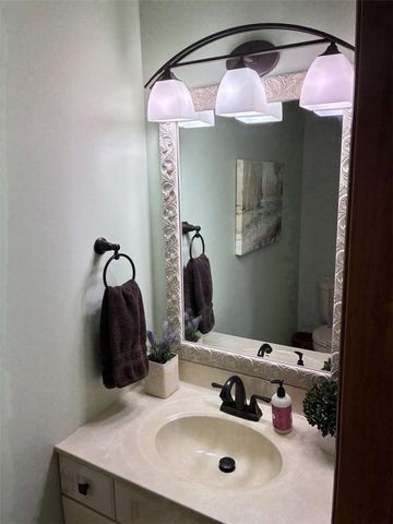 11091 Belaire Dr, North Huntingdon, PA 15642