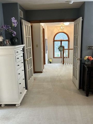 11091 Belaire Dr, North Huntingdon, PA 15642