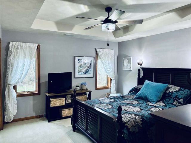 11091 Belaire Dr, North Huntingdon, PA 15642