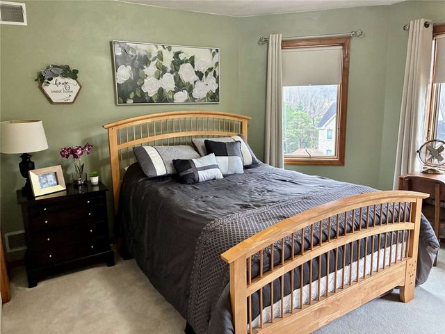 11091 Belaire Dr, North Huntingdon, PA 15642