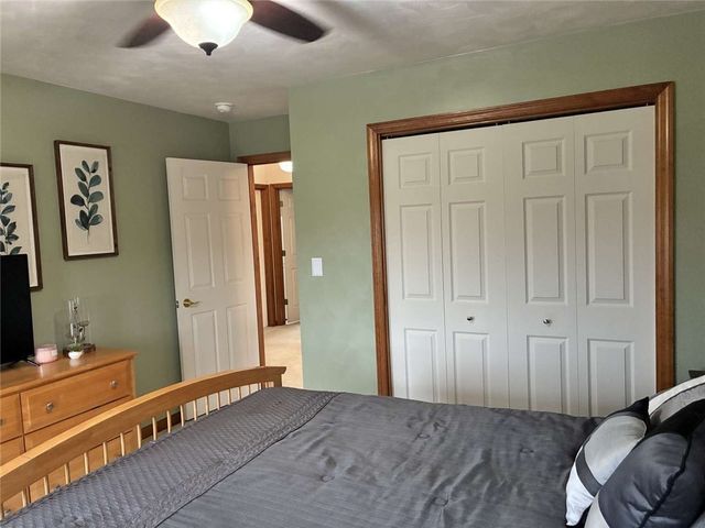 11091 Belaire Dr, North Huntingdon, PA 15642