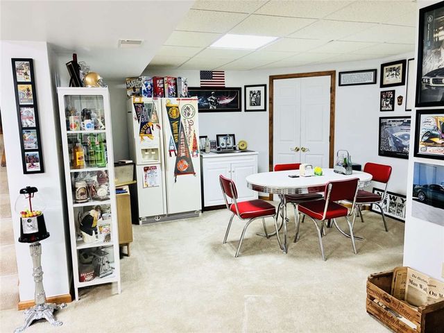 11091 Belaire Dr, North Huntingdon, PA 15642