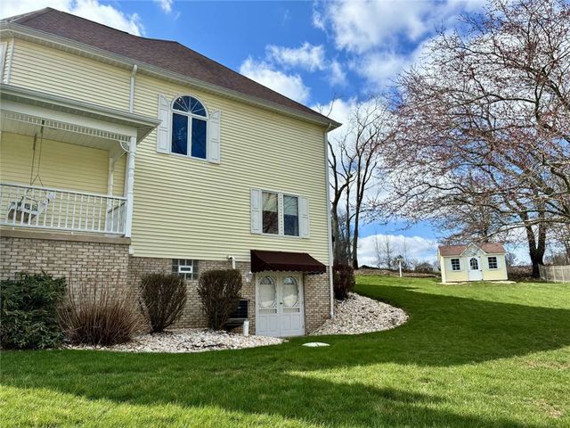 11091 Belaire Dr, North Huntingdon, PA 15642