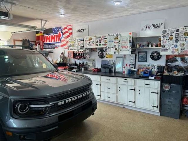 11091 Belaire Dr, North Huntingdon, PA 15642