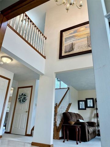 11091 Belaire Dr, North Huntingdon, PA 15642