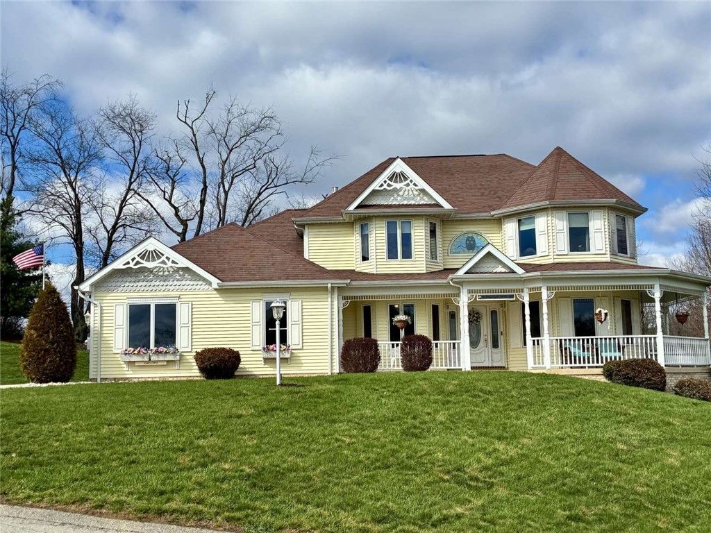 11091 Belaire Dr, North Huntingdon, PA 15642