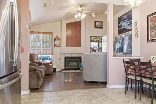 6252 Riverbelle Ct, Rio Linda, CA 95673