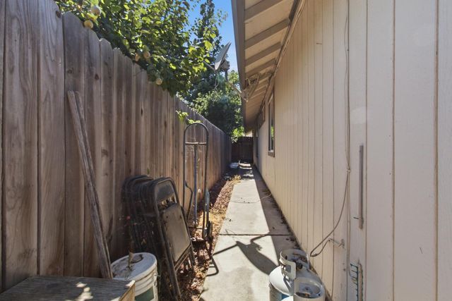 6252 Riverbelle Ct, Rio Linda, CA 95673
