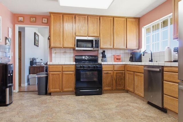 6252 Riverbelle Ct, Rio Linda, CA 95673