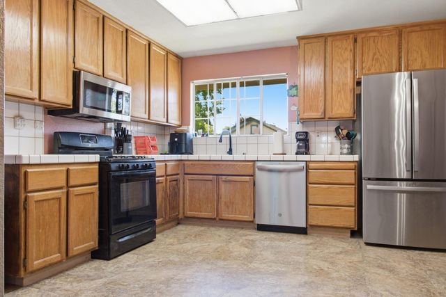 6252 Riverbelle Ct, Rio Linda, CA 95673