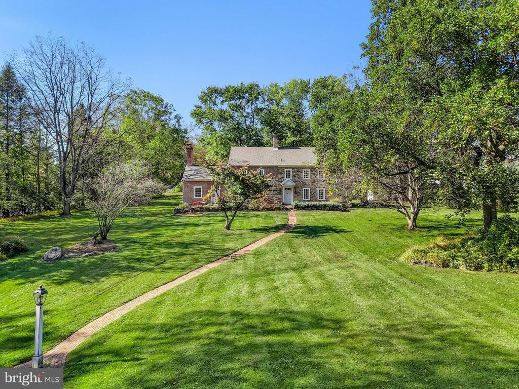 1701 CHAIN DAM RD, Easton, PA 18045