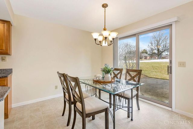 1192 Deerfield Circle, Hamilton, OH 45013