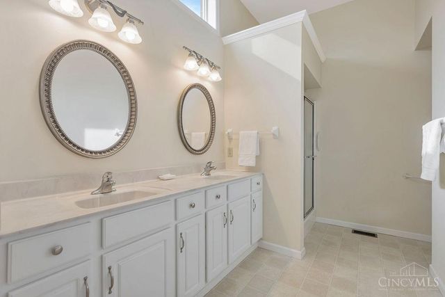 1192 Deerfield Circle, Hamilton, OH 45013