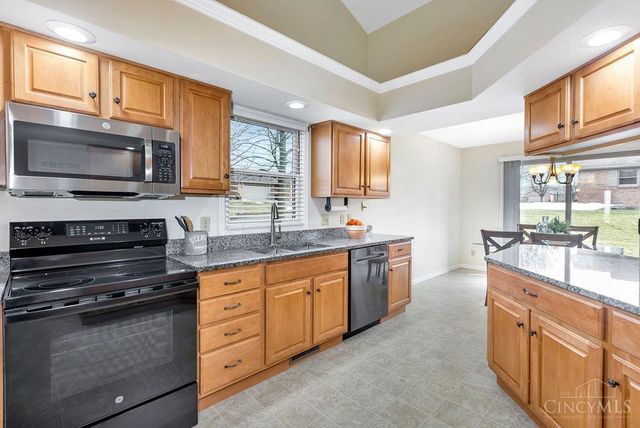 1192 Deerfield Circle, Hamilton, OH 45013