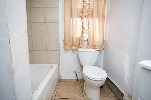 28 Yorkshire Street, Providence, RI 02908