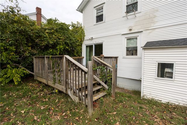 28 Yorkshire Street, Providence, RI 02908